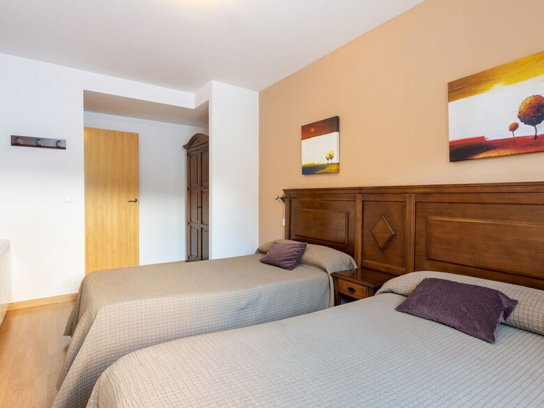 Comfy Apartment In Gudar With Heating