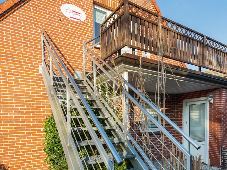 Dreamy Apartment In Greetsiel With Balcony