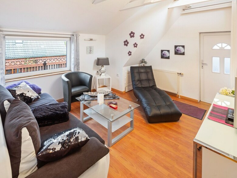 Dreamy Apartment In Greetsiel With Balcony