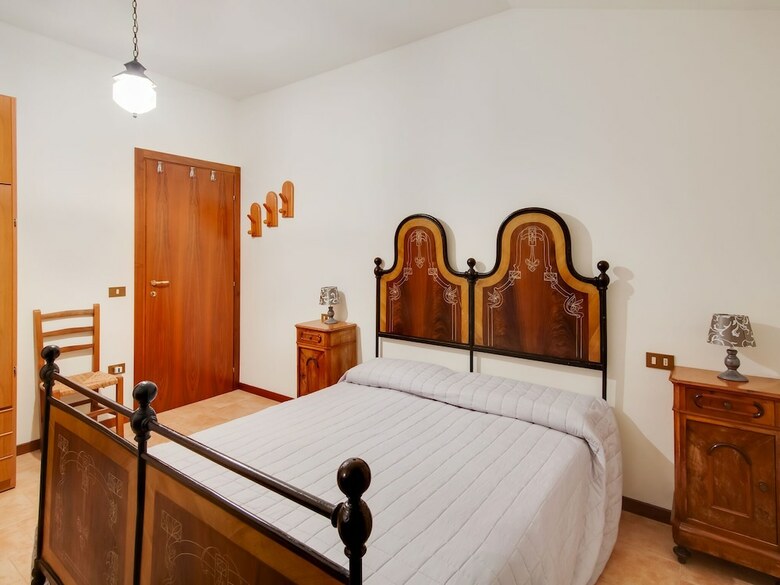 Spacious Villa In Tavullia With Swimming Pool