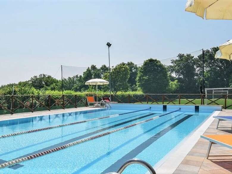 Spacious Villa In Tavullia With Swimming Pool