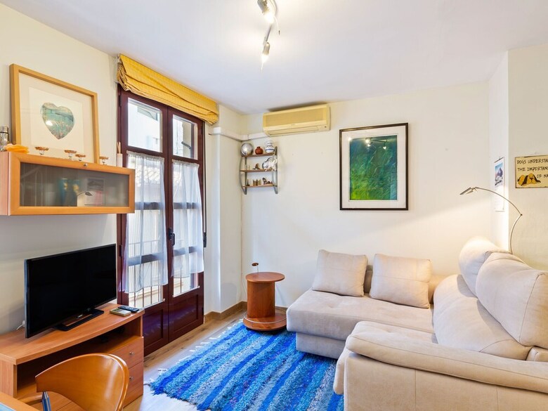 Quaint Apartment In Granda With Terrace