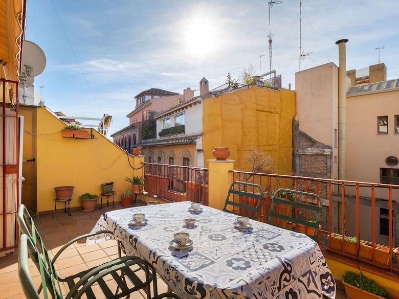 Quaint Apartment In Granda With Terrace