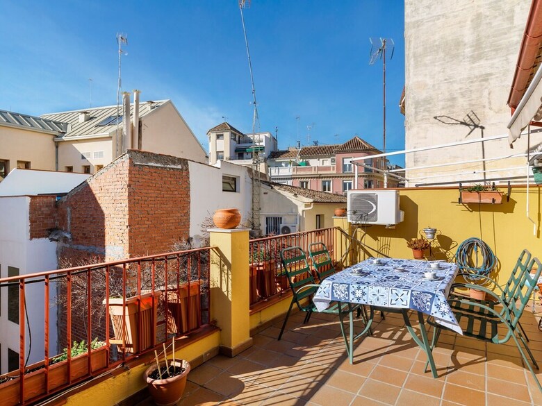 Quaint Apartment In Granda With Terrace