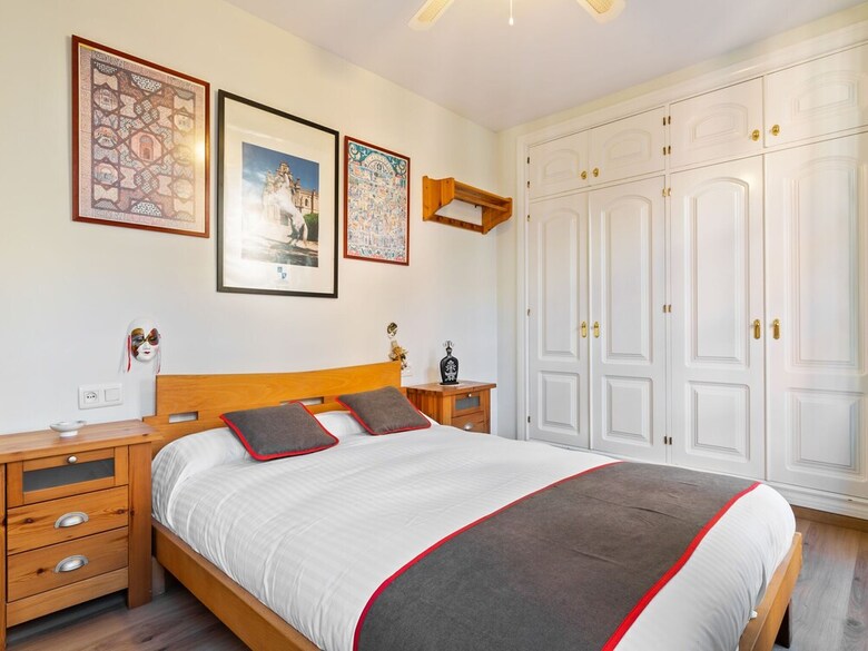 Quaint Apartment In Granda With Terrace