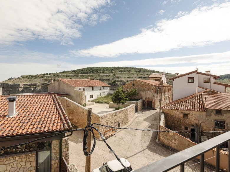 Delightful Apartment In Gudar With Terrace