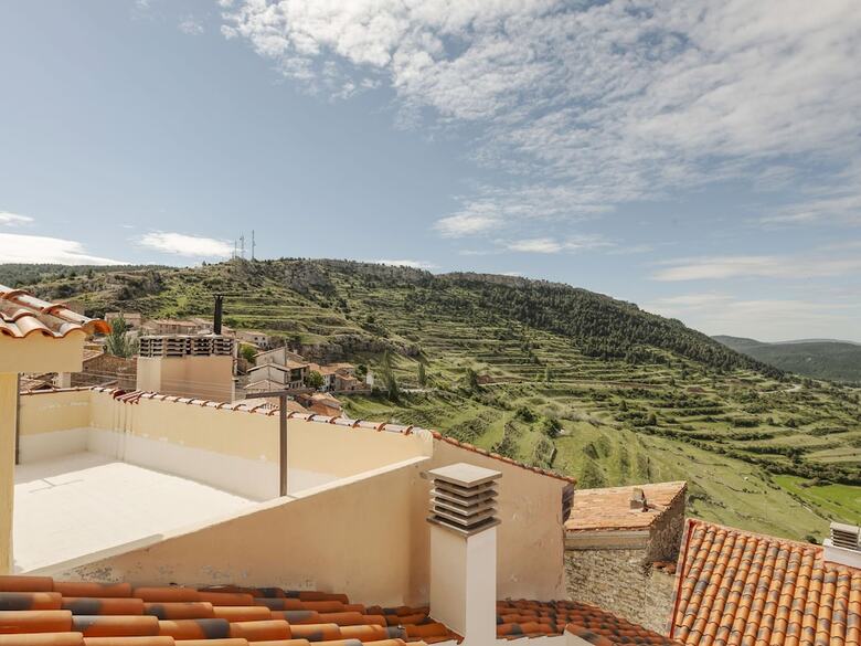 Delightful Apartment In Gudar With Terrace