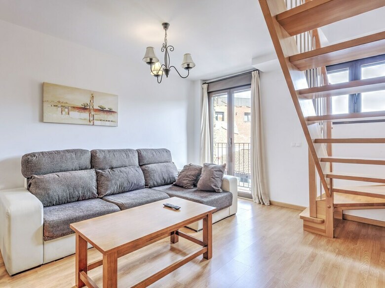 Delightful Apartment In Gudar With Terrace