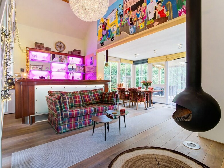 Picturesque Holiday Home In Oldenzaal With Jacuzzi