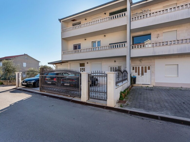 Refined Apartment In Ka?tel Luk?i? With Garden