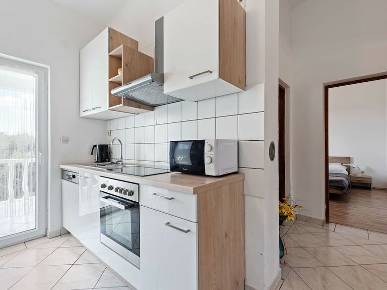 Modern Apartment In Vir With Balcony