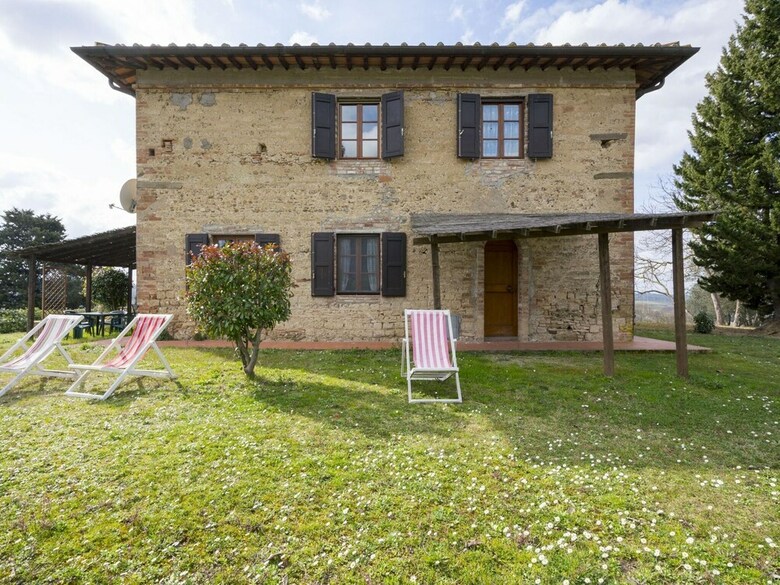 Attractive Villa In Montespertoli With Swimming Pool