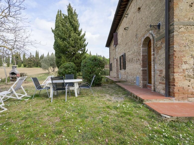 Attractive Villa In Montespertoli With Swimming Pool