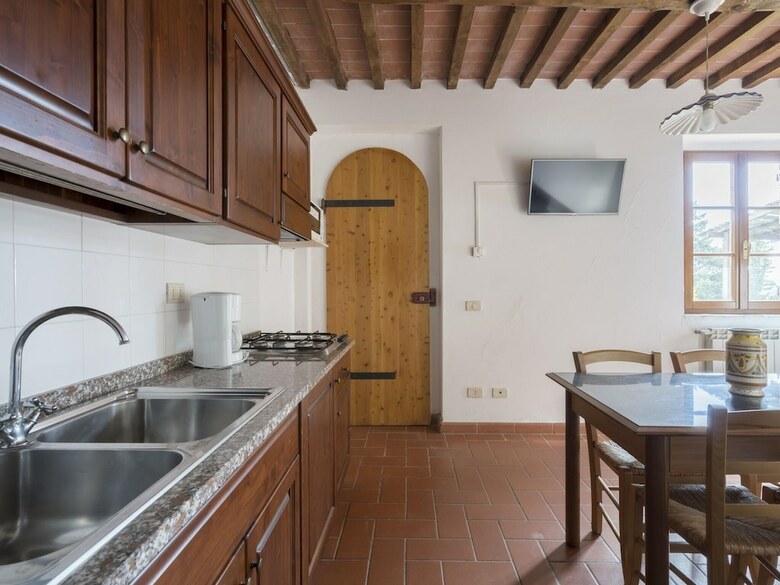 Attractive Villa In Montespertoli With Swimming Pool