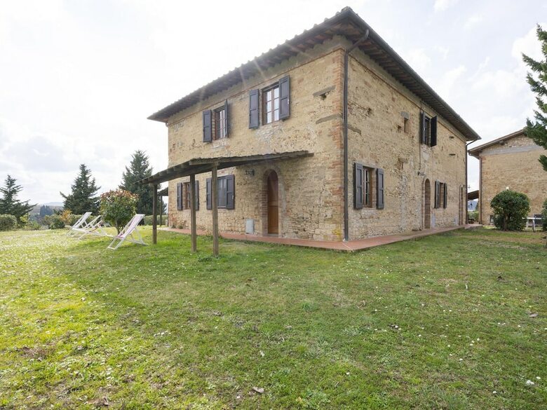 Attractive Villa In Montespertoli With Swimming Pool