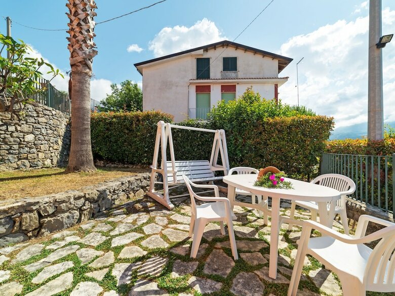 Inviting Apartment In Villammare With Small Garden