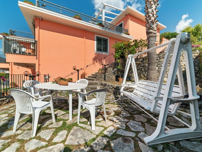 Inviting Apartment In Villammare With Small Garden
