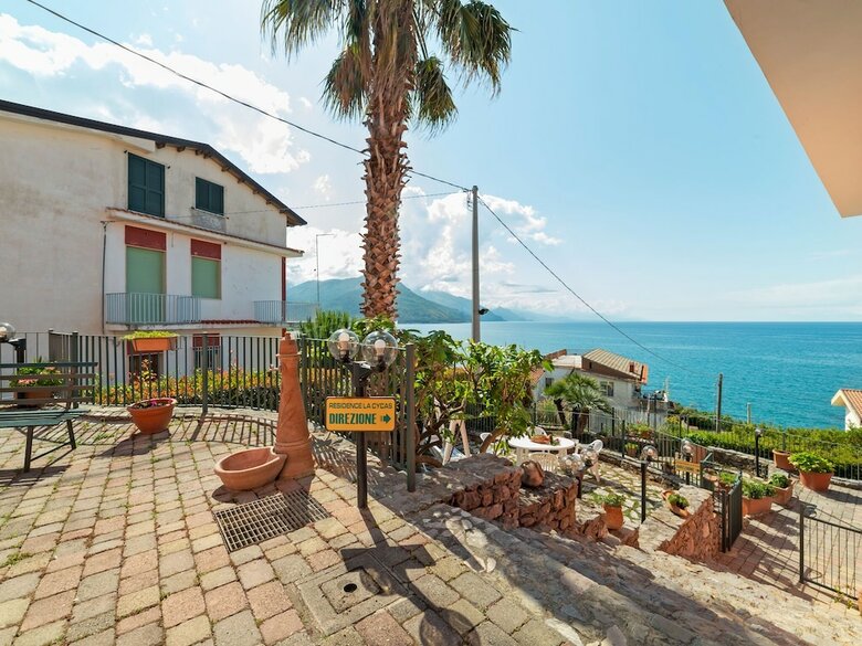 Inviting Apartment In Villammare With Small Garden