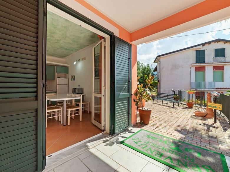 Inviting Apartment In Villammare With Small Garden