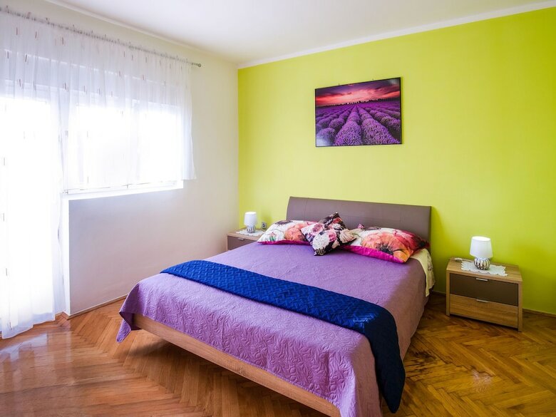 Simplistic Apartment In Vir With Garden
