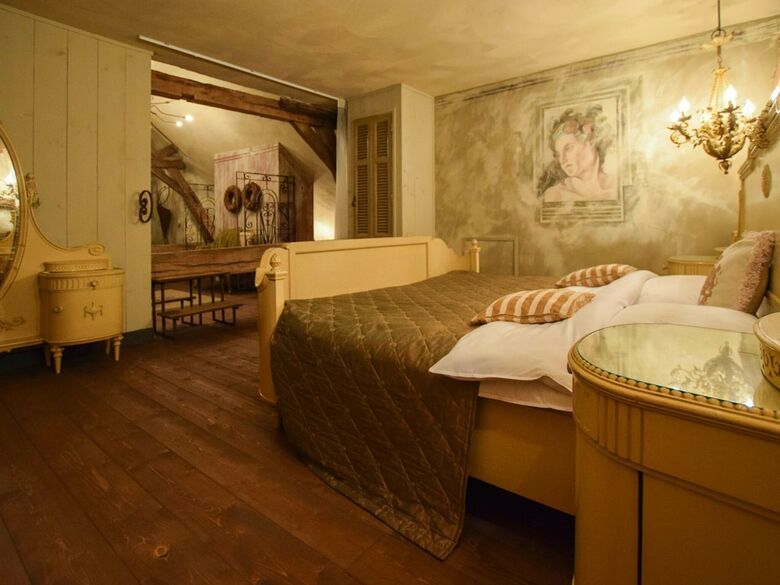 Posh Holiday Home In Alphen With Jacuzzi