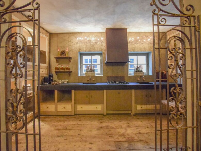 Posh Holiday Home In Alphen With Jacuzzi