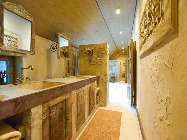 Posh Holiday Home In Alphen With Jacuzzi