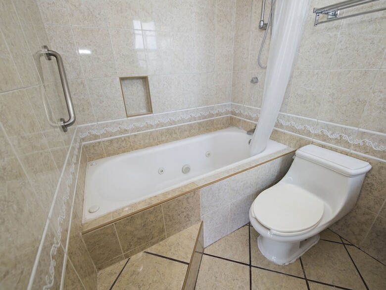 Hotel Capital O Suites de Reyes