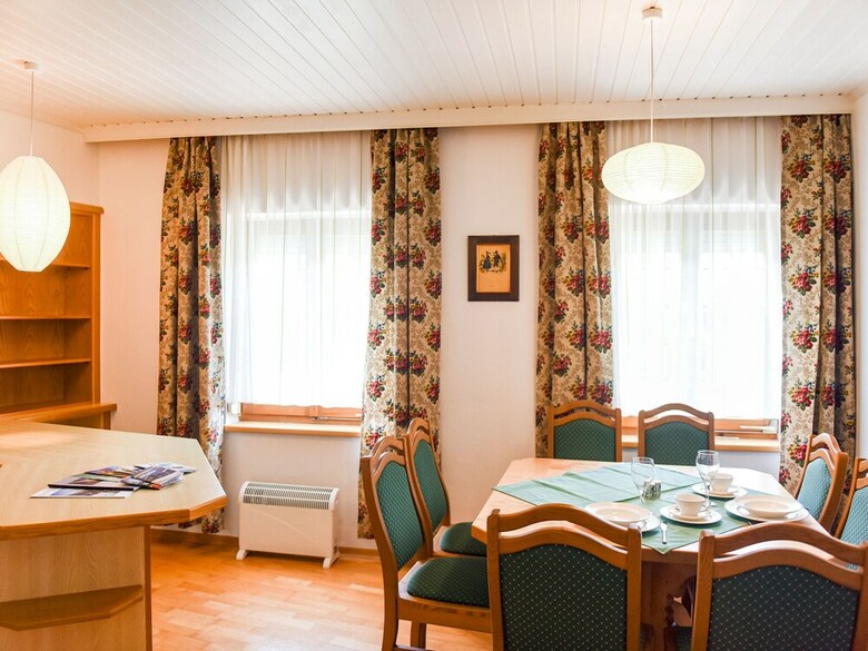 Beautiful Apartment In Rattenberg By The River