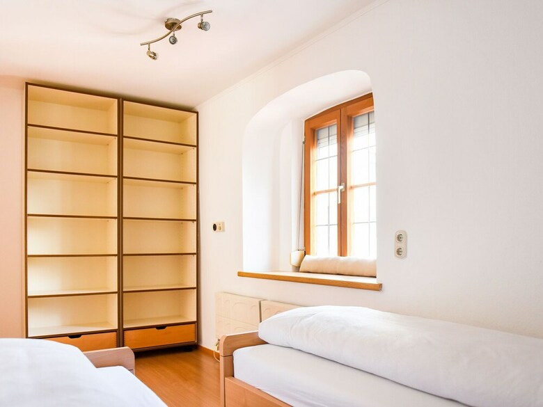 Beautiful Apartment In Rattenberg By The River