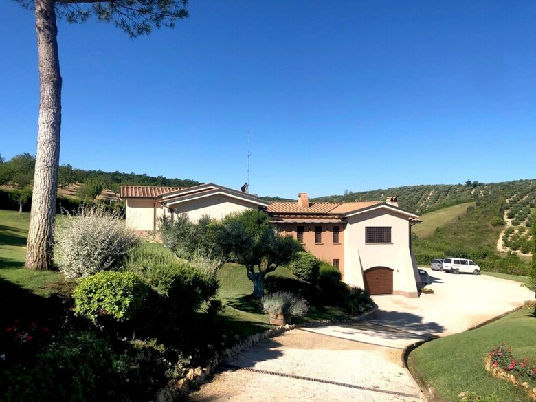 Luxurious Villa In Mentana With Garden