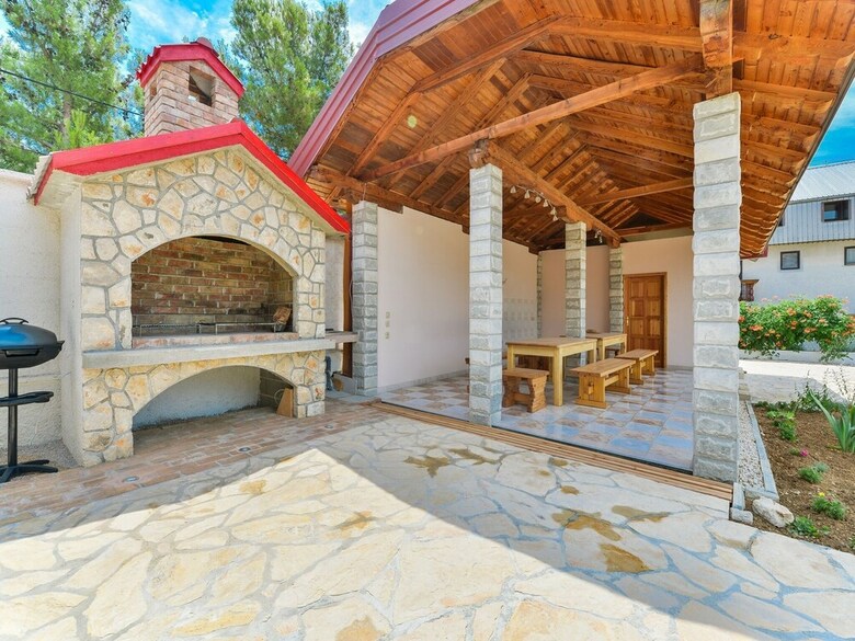 Cosy Holiday Home In Pola?a With Swimming Pool