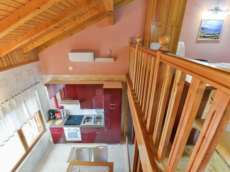 Cosy Holiday Home In Pola?a With Swimming Pool