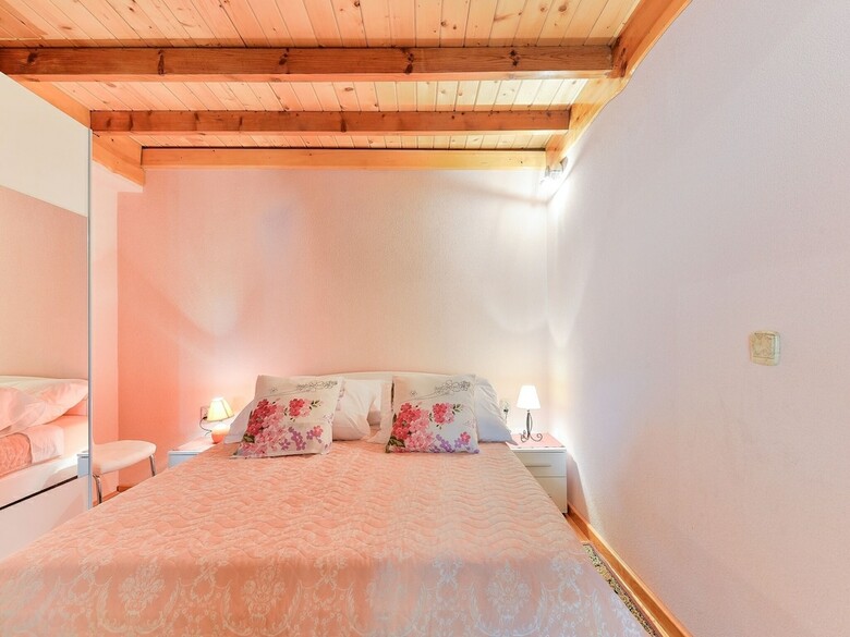 Cosy Holiday Home In Pola?a With Swimming Pool