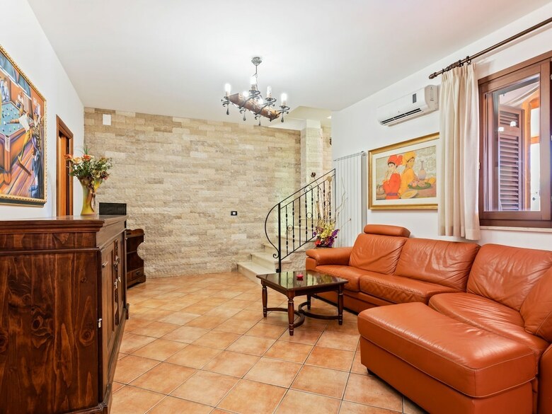 Peaceful Holiday Home In Punta Milocca With Private Pool