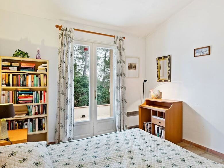 Lavish Villa In Bagnols-en-for�t With Swimming Pool
