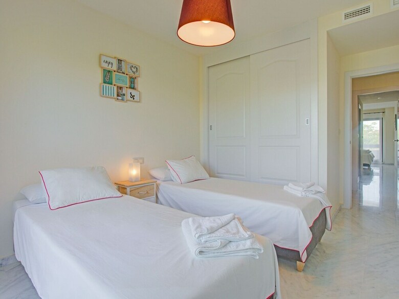 Spacious Apartment In San Roque With Swimming Pool