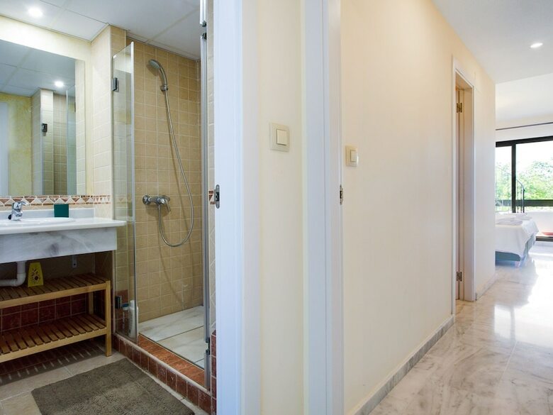 Spacious Apartment In San Roque With Swimming Pool