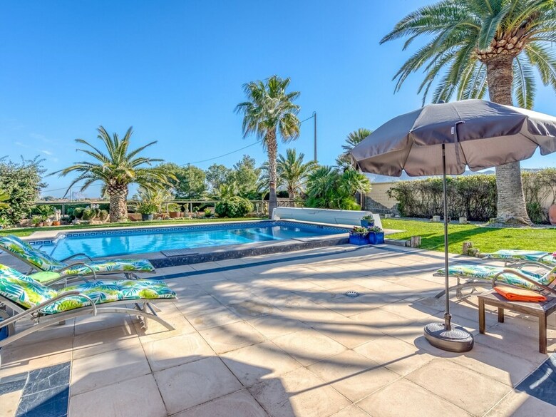 Villa Deluxe Apartment In Albir With Pool & Garden