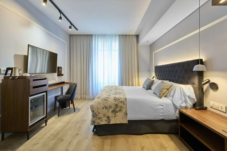 Hotel Catalonia El Pilar