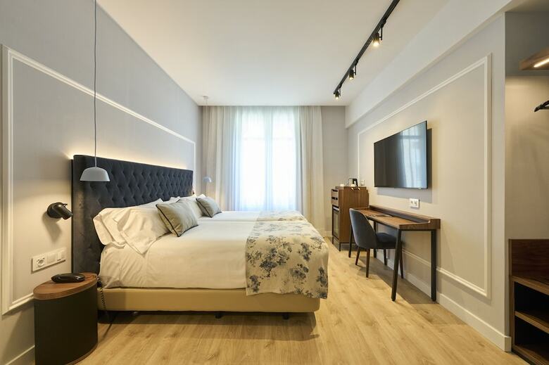 Hotel Catalonia El Pilar