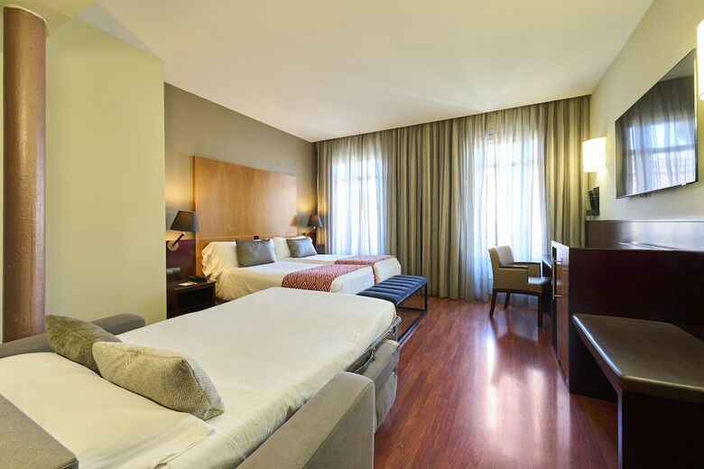 Hotel Catalonia El Pilar