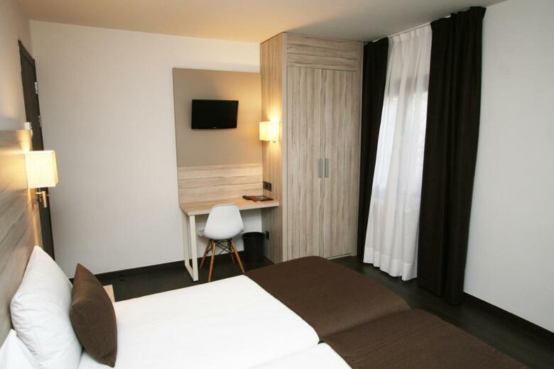 Hotel Pyr�n�es