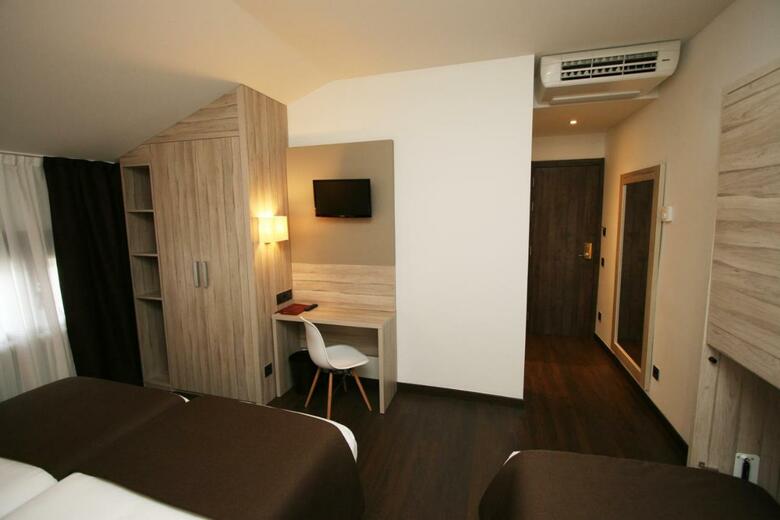 Hotel Pyr�n�es
