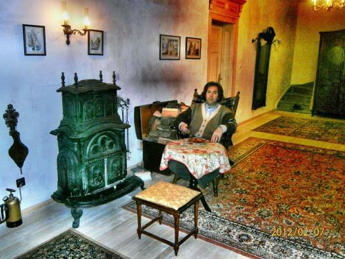 Hostal Retro - 19th Century Guest House