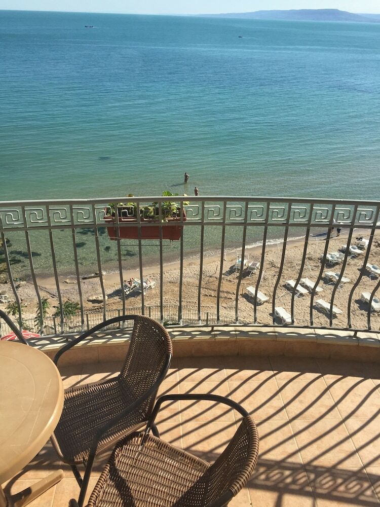 Helios Hotel