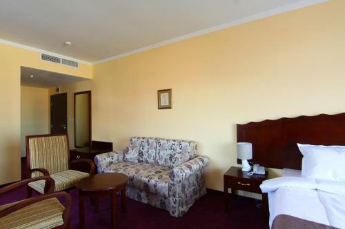 Vineyards Hotel