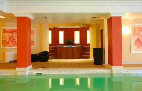 Vineyards Hotel
