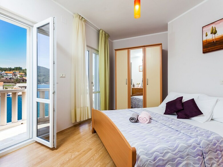 Captivating Apartment In Vela Luka With Balcony