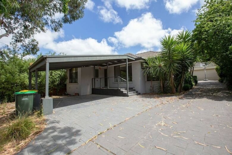 Spacious 3bedrooms Big House@mitcham